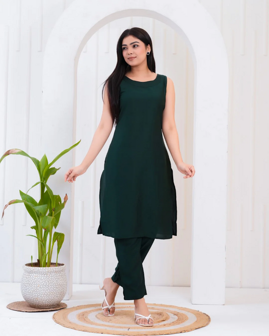 Beautiful Bottle Green Solid Kurta and Pant set For Women  Size XL